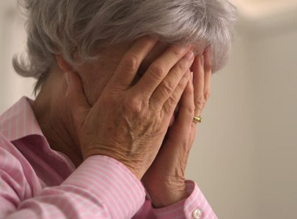 EZ AZ IGAZI, ÓRIÁSI pofon az 50 FELETTI NŐKNEK! Százezrek arcán fog csattani és nem is sejtik…..