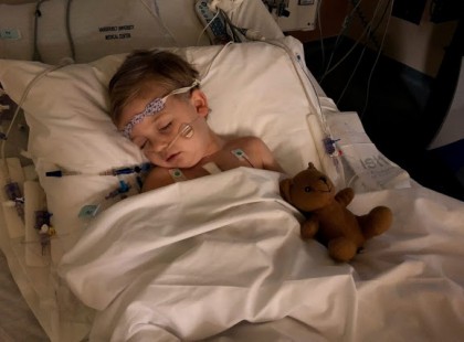 MEGHALT AZ A PICI BABA, AKIT AZ ANYJA HALÁLRA VERT, MERT LELÖKTE VÉLETLENÜL A LAPOS TV-T.. - MUTATJUK A MEGDÖBBENTŐ RÉSZLETEKET: