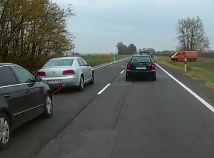 Felfoghatatlan videót rögzítettek a 4-es úton-Ezt nézd!