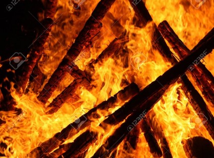 Rendőrök ellenőrizhetik mivel fűtenek a családi házban élők! Rendőrök vizsgálhatják a kályhákat és akár 300 ezer forintos bírságot is kiszabhatnak! Nagyon szigorú fűtésszabályok jönnek!