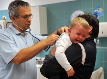 Figyelem!! Ritka életveszélyes vírusos betegség terjed Magyarországon! Sok ember számára ismeretlen – Ezek a tünetek: