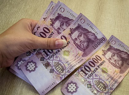 98 ezer forint EGYSZERI, KIVÉTELES CSALÁDI pénz gyermekenként évente 1-szer! SZINTE bárki megkaphatja MÉG KARÁCSONY ELŐTT!! 1 gyermekre 98 ezer, 2 gyermekre, 196 ezer forint jár!! >>>