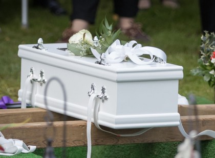 Úgy megverte a 6 éves kislányt az anyja, hogy az életét vesztette. A sokat látott Rendőrök is zokogtak a helyszínen