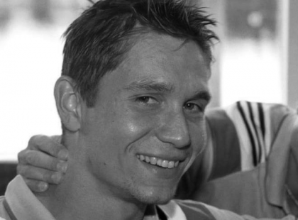 Mély fájdalommal, és megtört szívvel tudatjuk, hogy motorbalesetben meghalt Veréb Krisztián olimpiai bronzérmes kajakozónk