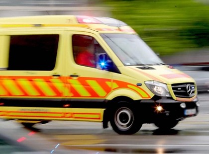 EZ NAGYON DURVA!! Este fél nyolckor egy 62 éves férfi lett hirtelen rosszul az ajkai szórakozóhelyen – szirénázva rohantak a mentők a helyszínre! Még a legtapasztaltabb szakembereket is meglepte a látvány, ami őket fogadta…..