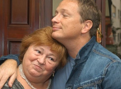 Elképesztő: 54 ezren köszöntötték 1nap alatt Geszti Péter anyukáját, Márta nénit