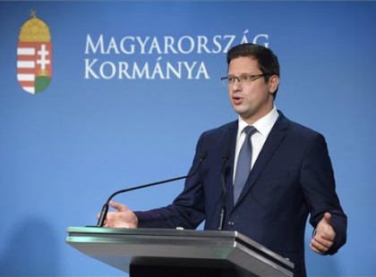 Maga Gulyás Gergely jelentette be : ERRE SZÁMÍTS KARÁCSONYKOR, így alakulnak a magyar szabályok az ÜNNEPEKRE!ITT VAN, AMIT TUDNUNK KELLETT !