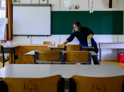 NYILATKOZOTT A KORMÁNYZATI SZÓVIVŐ : Ekkor ZÁRJÁK BE AZ ÓVODÁKAT ÉS AZ általános iskolákat is :
