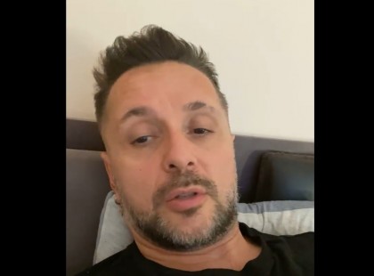 Majka is elkapta a koronavírust. Videójában már köhög, és ezt üzeni a rajongóknak