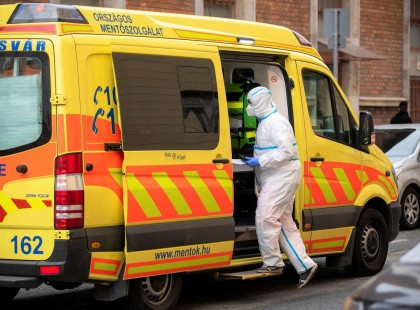 Tizennégy éves fiú késelte meg osztálytársát Tatabányán