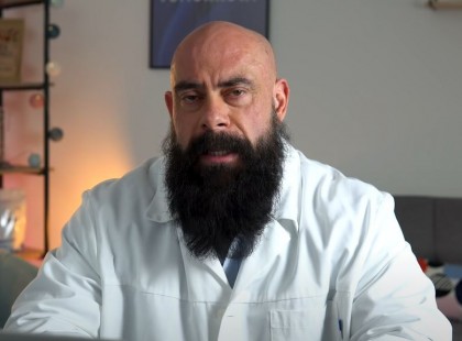 Rendőrök vitték el Doktor Gődényt.Ezt üzeni a felesége a rajongóknak