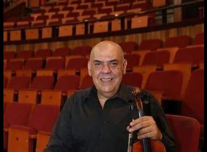 Mély fájdalommal, és megtört szívvel tudatjuk, hogy Nyári Gábor elhunyt..