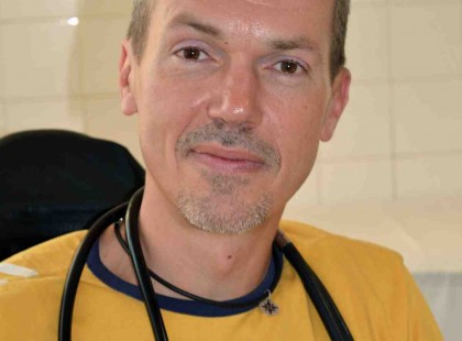 Több éve dolgozom háziorvosként, jól figyeljenek, EZT tegyék, ha betegek, és NE azt, amit hallanak