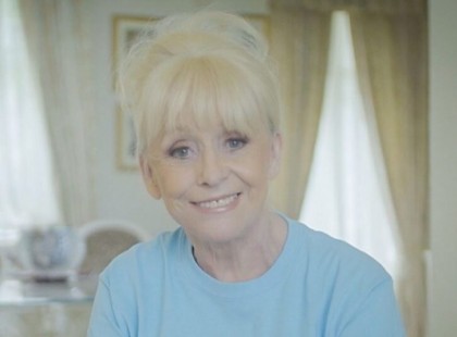 Tragikus hír érkezett : Meghalt a Csengetett, Mylord? című sorozatból is ismert Barbara Windsor