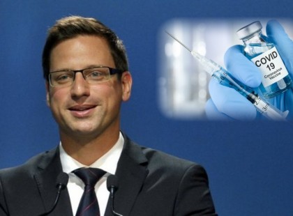 Gulyás Gergely NEM LESZ KÖTELEZŐ AZ OLTÁS! DE.... ha hoznak szabályozásokat akkor oltás nélkül LEHET hogy nem mehetünk moziba ,színházba, a koncertre, NEM ÜLHETÜNK repülőre.,