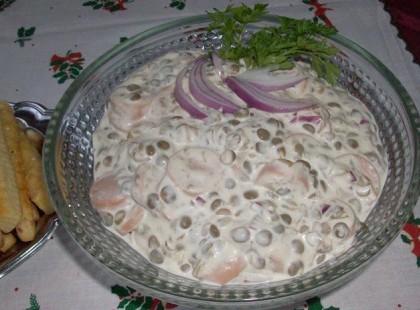 Lencsesaláta virslivel szilveszterre! Itt a titka, amit sokan nem ismernek, pedig így hoz bőséges évet!