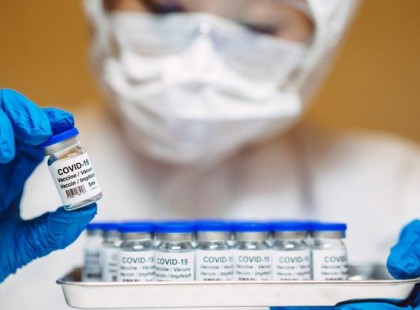 Hoppá! Váratlan dolog történt a vakcinát illetően ! Az elsők között oltották be, ám egy héttel később elkapta a koronavírust