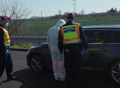 Csatak részegen vezetett a bácsi, majd ez a párbeszéd zajlott le a rendőrök és Ő közte.