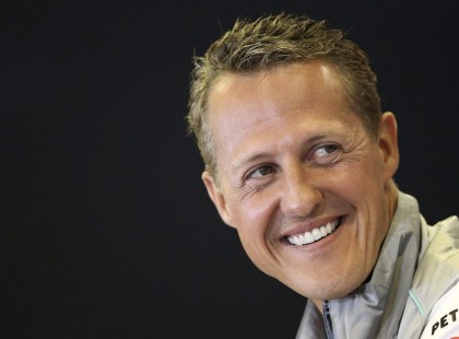 Most érkezett a hír Michael Schumacheről!Gyertyát is gyújtottak. Rengetegen küldik most jókívánságaikat.