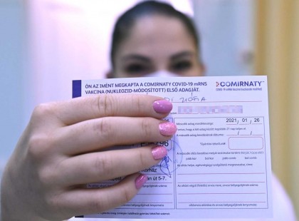 Hoppá! Érkezik a magyar vakcinaigazolvány! Utazáshoz is szükség lehet rá, és sok rendezvényre csak az igazolással mehetünk be majd.
