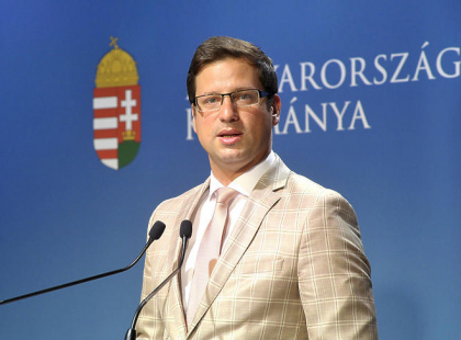 VÁRATLAN FORDULAT! Durva szigorítások jönnek, ha nem oltatod be magad! EZEK A TILALMAK FOGNAK AZOKRA VONATKOZNI, akik nem oltatják be magukat! >>