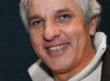 Meghalt az a szinkron hang, akit minden Magyar ismert a filmekből.. Isten Önnel Gábor