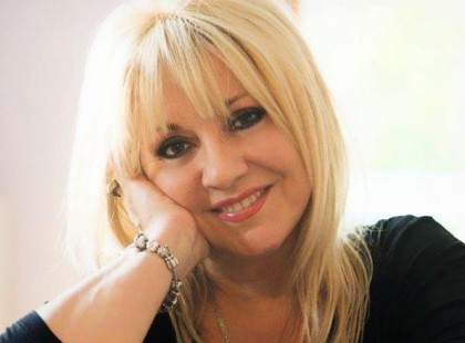 Vége. Befejeztem. Ez is elmúlt! Vége, végleg elbúcsúzik Zoltán Erika