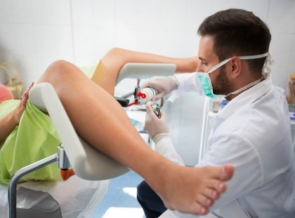 Ilyen kínosan még nem érezte magát nő a nőgyógyásznál, mint ahogy én éreztem magam a minap: - Önök mit tettek volna a helyemben?!