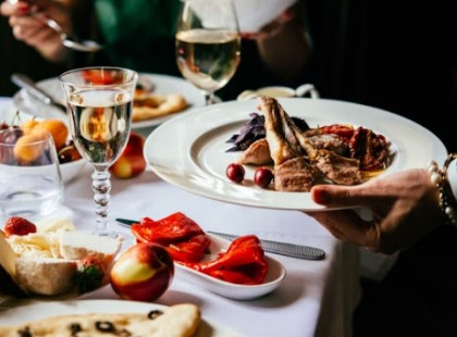 MEGVAN AZ IDŐPONT! EKKOR NYITNAK ÚJRA VENDÉGLÁTÓHELYEK MAGYARORSZÁGON >>>