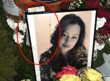 Lelopták a sírjáról a nyakláncát Mariannak. Ő az a karcagi édesanya, akit...