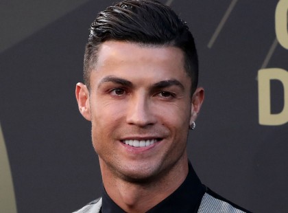 Most érkezett a hír Cristiano Ronaldoról!Gyertyát is gyújtottak. Rengetegen küldik most jókívánságaikat.