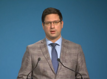 SZENZÁCIÓS HÍRT JELENTETT be Gulyás Gergely délután!! “Ha nem lesz harmadik hullám, EKKOR már BIZTOS nyitunk!”