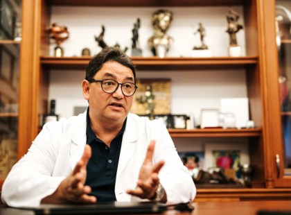 10 perce jött a hír! Dr Merkely Béla figyelmeztetése: A híres magyar orvos, olyat döbbenetes dolgot mondott a koronavírus ellenni védőoltásról, hogy……Ha lesz ezek után, aki….