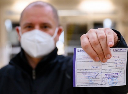 1 perce jött a hír!!! A HÉTEN JÖN A KORONAVÍRUS OLTÁSI IGAZOLVÁNY! Nekik FIZETNI KELL ÉRTE! SÚLYOS ELŐJOGOKKAL FOG JÁRNI?