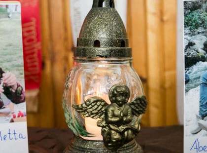 Niki és Szandi volt az áldozata a nagymamának, aki a piros ellenére a vonatsínekre hajtott. A nagymamára börtön várhat