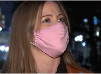 Megtagadta az oltást, kirúgták a pincérnőt..