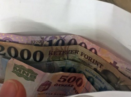 ÚJ TÖRVÉNYT SZAVAZTAK MEG!!! Ezek a magyar DOLGOZÓK ezzel HAVI 17 EZER FORINTOT KAPNAK A fizetésükön felül! >>>