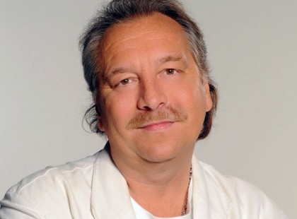 Ma lenne 64 éves Bajor Imre - Így néz ki Bajor Imre sírja. Alig lehet ráismerni már