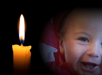 Felfoghatatlan fájdalom: Meghalt a kislány.Még csak két éves volt .