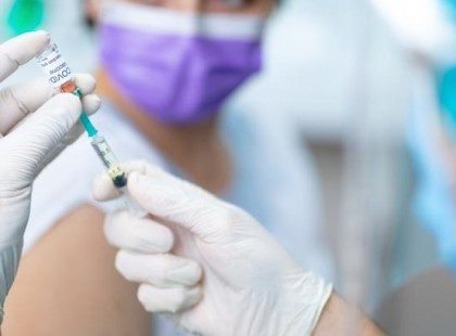 Hoppá!Kiderült, őket kötelezhetik oltásra – nem mindenki fog örülni….