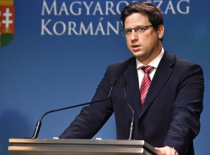 Hoppá! MAGA GULYÁS GERGELY jelentette be : ERRE SZÁMÍTS Húsvétkor, Pünkösdkor és a nyári szabadságod alatt! ÍGY TERVEZZ A koronavírus miatt :