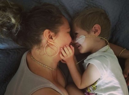 Fájó megtört szívvel szeretnénk elmondani, hogy meghalt a kis Izus. Feladta a harcot a betegséggel lefolytatott küzdelmében..