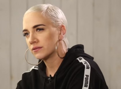 Összeomlott az orvosi diagnózis hallatán Tóth Gabi!A gyönyörű énekesnő szinte sokkot kapott, amikor orvosa közölte vele a szomorú hírt!