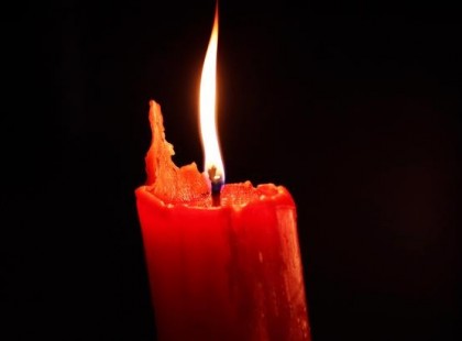 Mély fájdalommal, és megtört szívvel tudatjuk, hogy Imre tragikus körülmények között kedden belehalt a koronavírusba