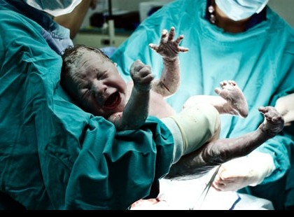 Szülés a covid-protokoll szerint!Ezt művelték velem a kórházban !