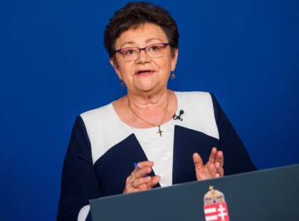 Napokon belül oltják a tinédzsereket! És még ez nem minden ,erre számíthatunk pár nap múlva....