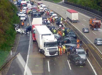 10 PERCE ÉRKEZETT: Súlyos baleset ! Közel 8km-es a torlódás az autópályán!