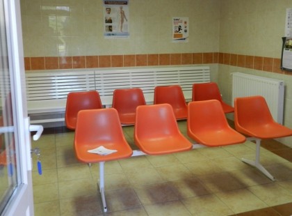 Megdöbbentő változás a háziorvosnál !Többé nem orvos lesz a háziorvos! Mutatjuk ki fogja fogadni a betegeket a háziorvosi rendelésen!