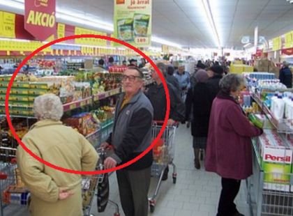 Ma a Sibrik úti pennyben egy idős házaspár állt előttem a sorban és sírt! Amikor megtudtam az okát, én is könnyezni kezdtem és ezt tettem! Sajnos ez a magyar valóság!