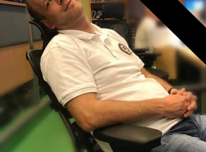 Fájó szívvel közöljük, hogy Tamás itt hagyott bennünket.. Este rosszul lett, még eltudott búcsúzni fél éves fiától, majd meghalt..